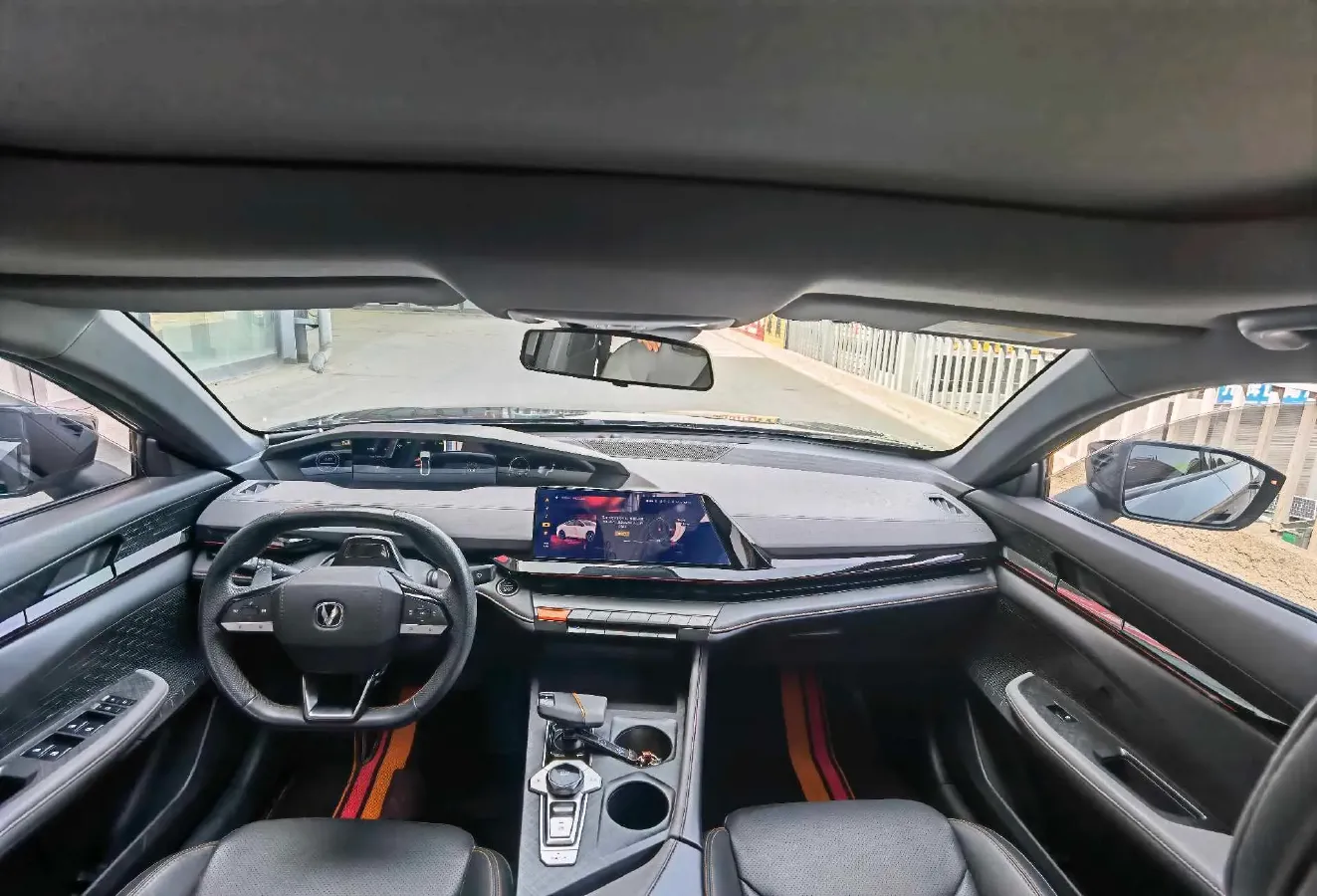 2022 ChangAn UNI-V 1.5T 188HP L4 7DCT,autocango,china used car exporter,china ev exporter,chinese used car exporter,chinese used ev exporter