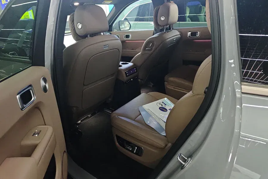 2025 Li L9 Range Extended 154HP REEV,autocango,china used car exporter,china ev exporter,chinese used car exporter,chinese used ev exporter