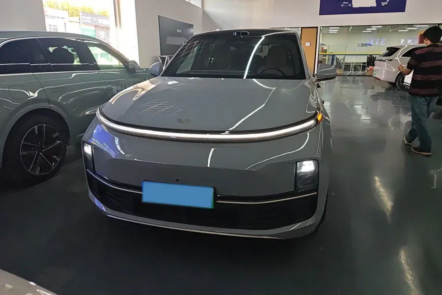 2025 Li L9 Range Extended 154HP REEV,autocango,china used car exporter,china ev exporter,chinese used car exporter,chinese used ev exporter