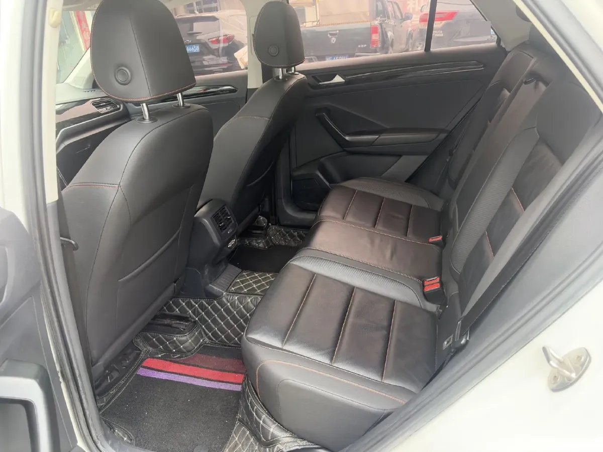 2021 Volkswagen T-Roc 1.4T 150HP L4 7DCT,autocango,china used car exporter,china ev exporter,chinese used car exporter,chinese used ev exporter