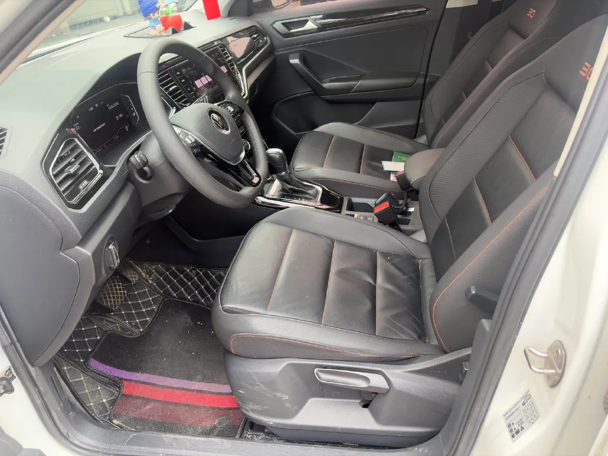 2021 Volkswagen T-Roc 1.4T 150HP L4 7DCT,autocango,china used car exporter,china ev exporter,chinese used car exporter,chinese used ev exporter