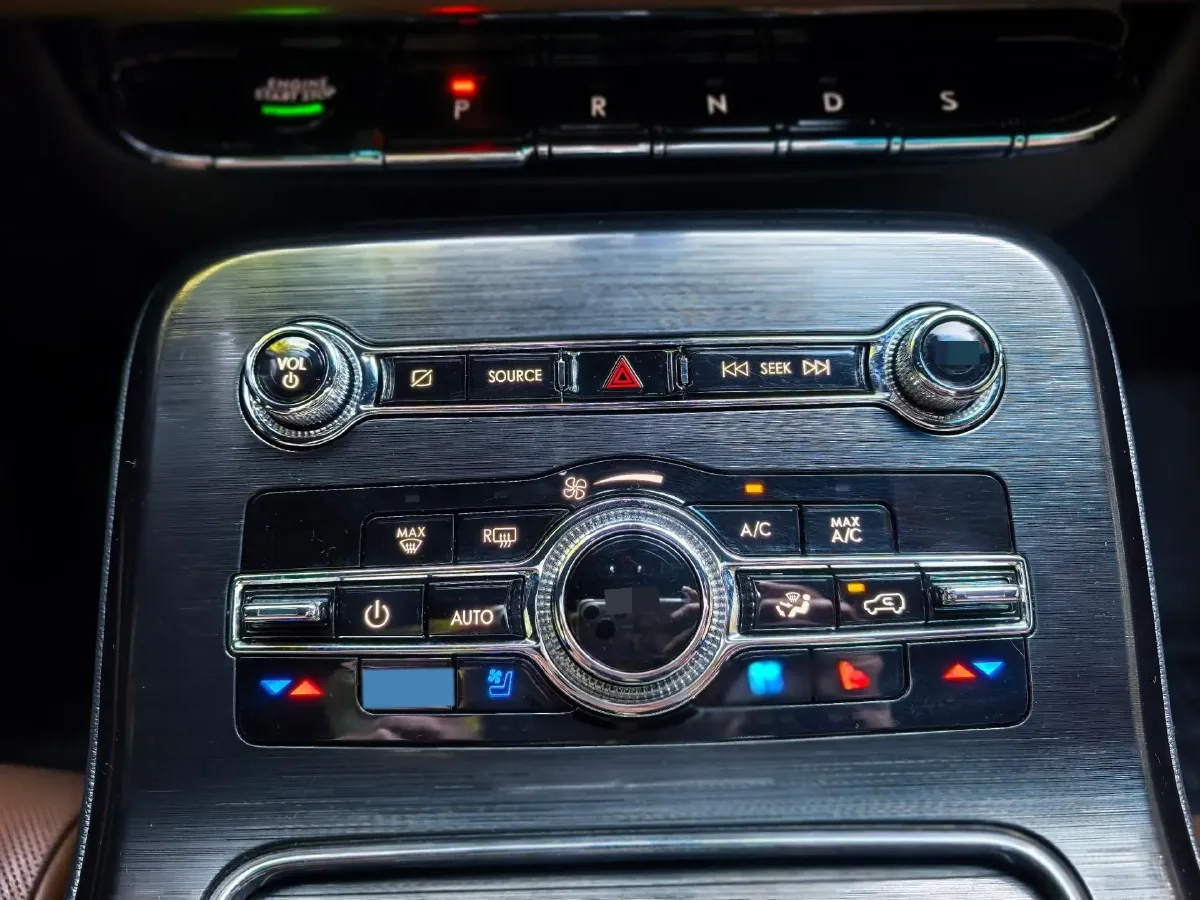 2021 Lincoln Nautilus 2.7T 322HP V6 8AT,autocango,china used car exporter,china ev exporter,chinese used car exporter,chinese used ev exporter