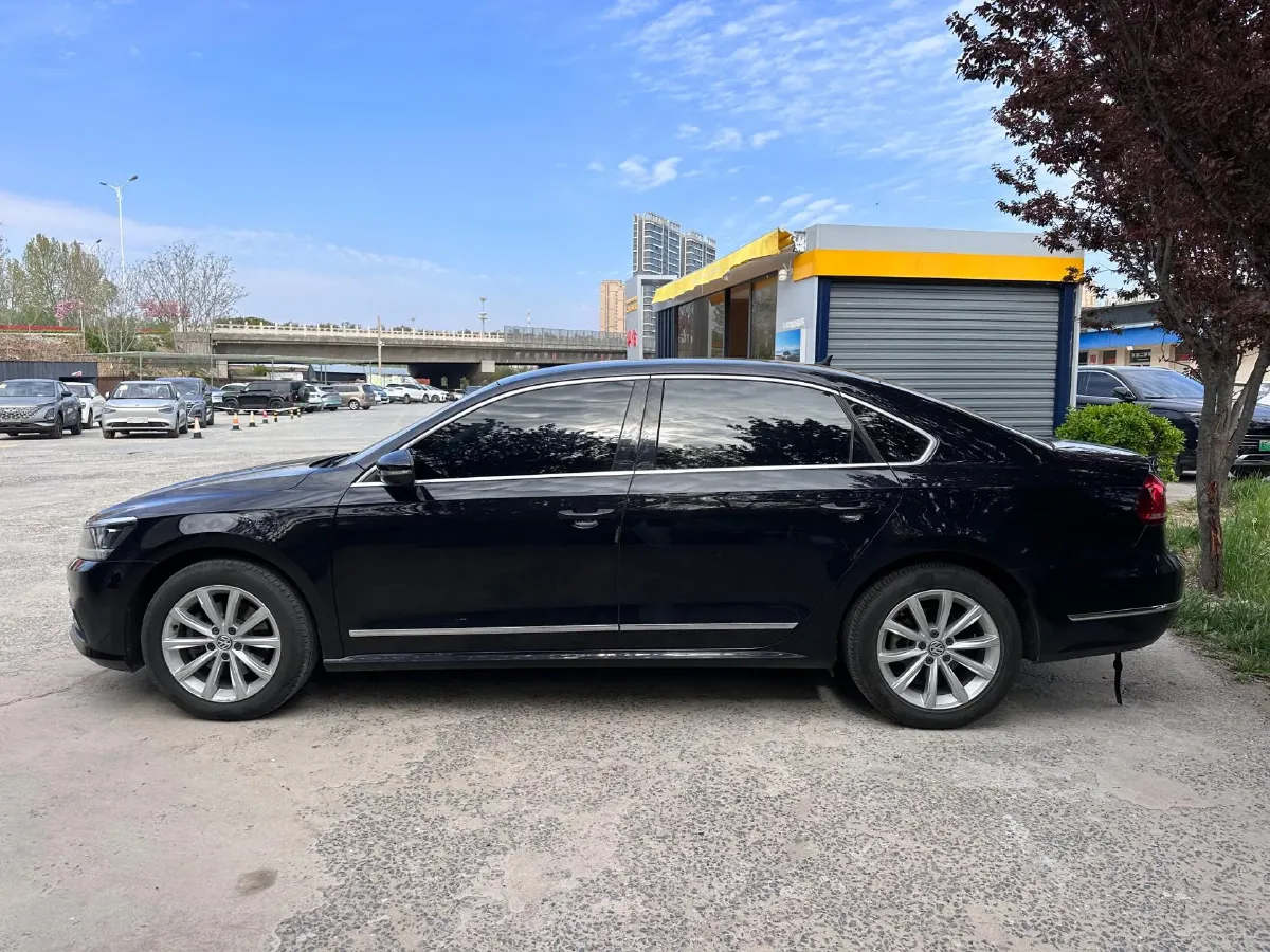 2017 Volkswagen Passat 1.8T 180HP L4 7DCT,autocango,china used car exporter,china ev exporter,chinese used car exporter,chinese used ev exporter