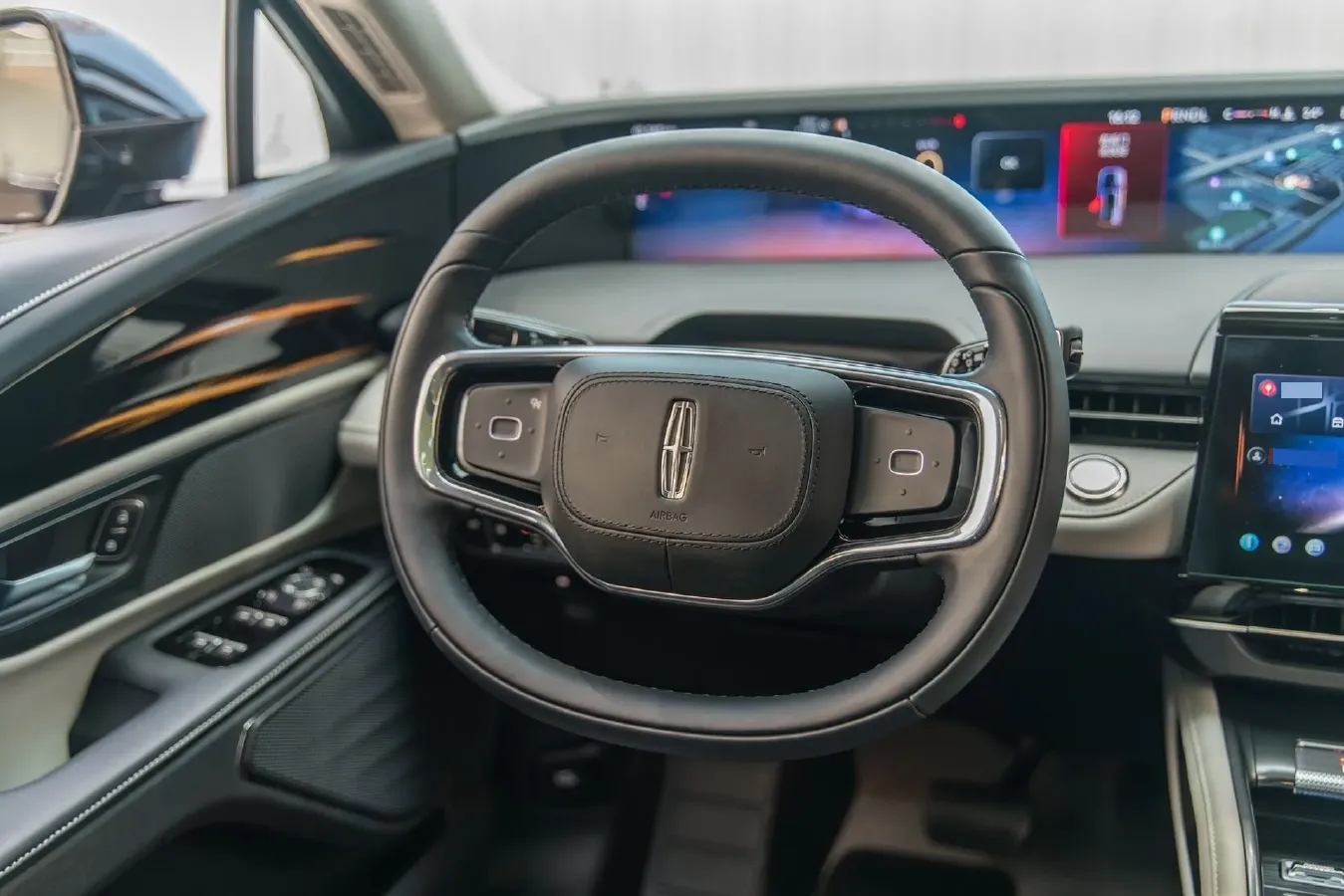 2025 Lincoln Nautilus 2.0T 261HP L4 8AT,autocango,china used car exporter,china ev exporter,chinese used car exporter,chinese used ev exporter