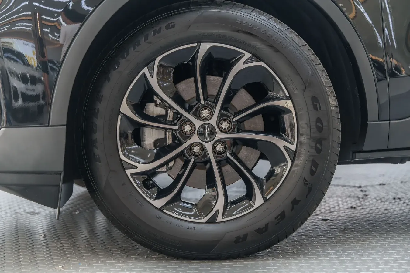 2025 Lincoln Nautilus 2.0T 261HP L4 8AT,autocango,china used car exporter,china ev exporter,chinese used car exporter,chinese used ev exporter