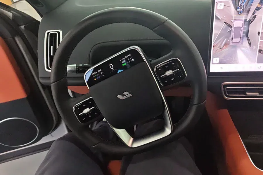 2025 Li L6 Range Extended 154HP L4 REEV,autocango,china used car exporter,china ev exporter,chinese used car exporter,chinese used ev exporter