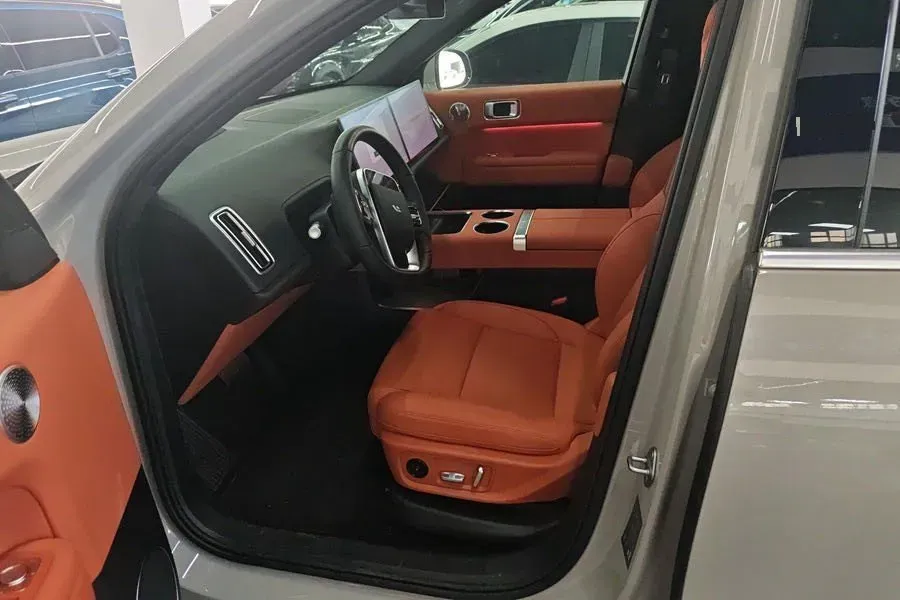 2025 Li L6 Range Extended 154HP L4 REEV,autocango,china used car exporter,china ev exporter,chinese used car exporter,chinese used ev exporter