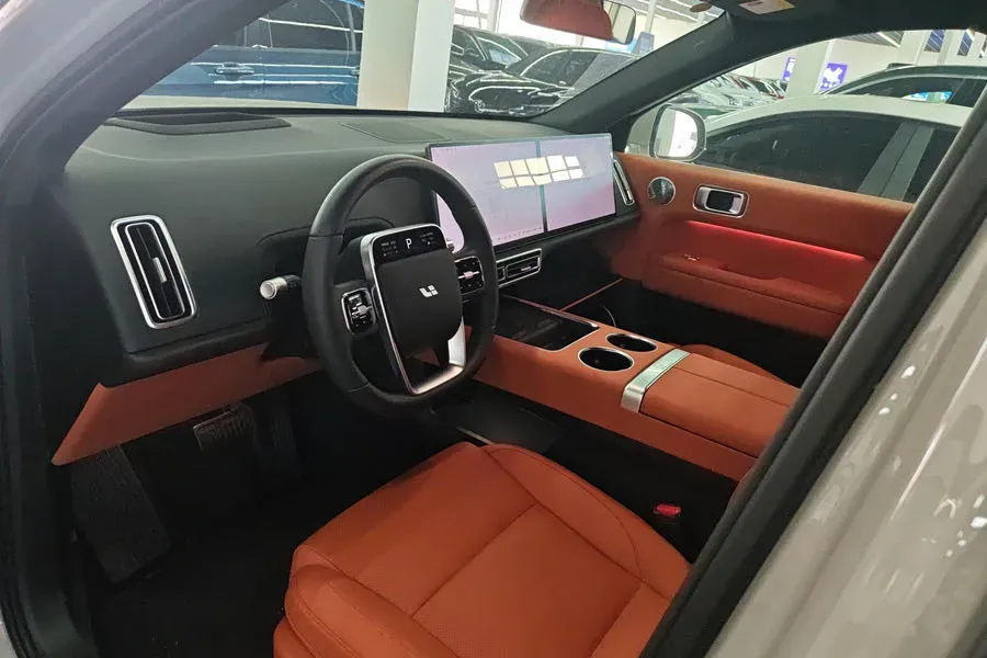 2025 Li L6 Range Extended 154HP L4 REEV,autocango,china used car exporter,china ev exporter,chinese used car exporter,chinese used ev exporter