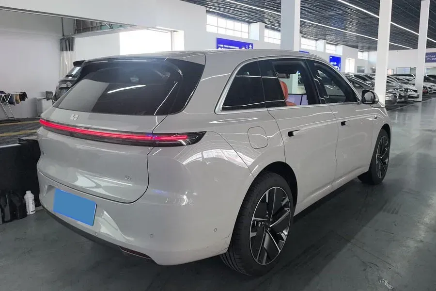 2025 Li L6 Range Extended 154HP L4 REEV,autocango,china used car exporter,china ev exporter,chinese used car exporter,chinese used ev exporter