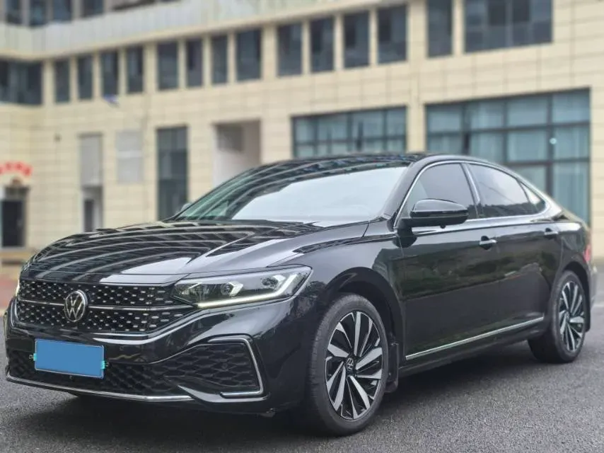 2023 Volkswagen Passat 2.0T 186HP L4 7DCT,autocango,china used car exporter,china ev exporter,chinese used car exporter,chinese used ev exporter