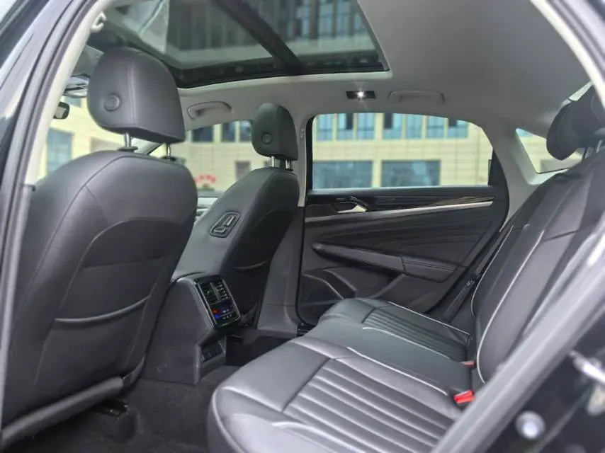 2023 Volkswagen Passat 2.0T 186HP L4 7DCT,autocango,china used car exporter,china ev exporter,chinese used car exporter,chinese used ev exporter