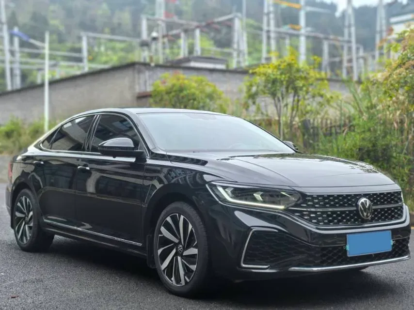 2023 Volkswagen Passat 2.0T 186HP L4 7DCT,autocango,china used car exporter,china ev exporter,chinese used car exporter,chinese used ev exporter