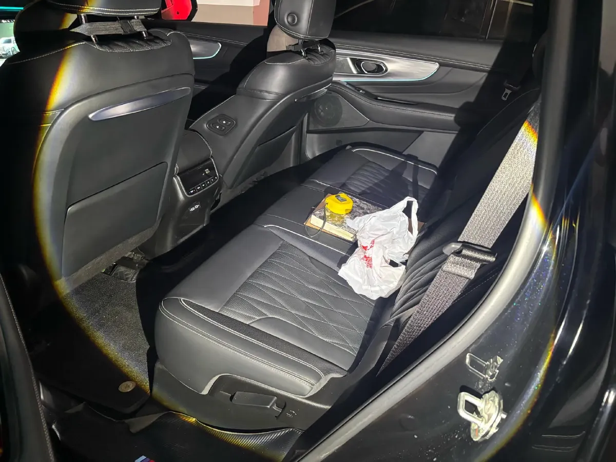 2022 GAC Trumpchi GS8 2.0T 252HP L4 8AT,autocango,china used car exporter,china ev exporter,chinese used car exporter,chinese used ev exporter