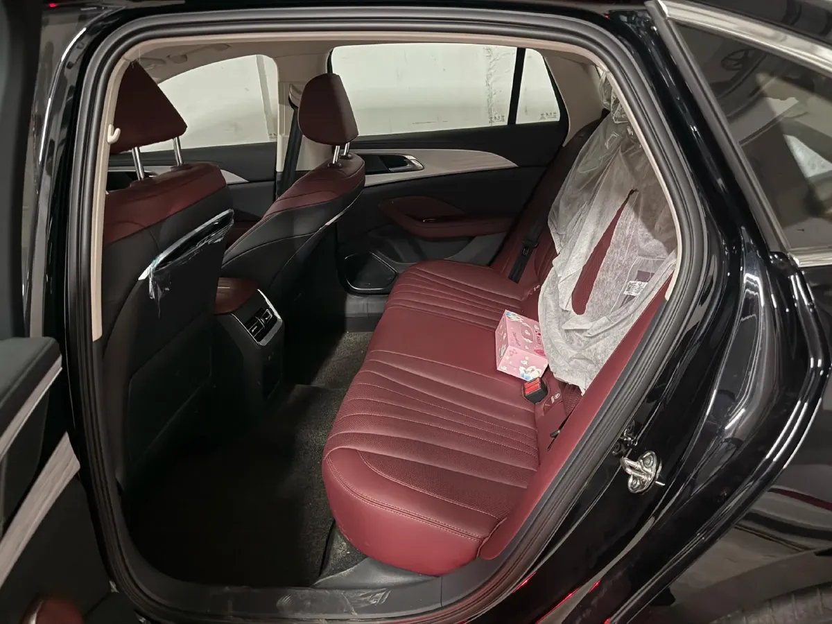 2025 HongQi H5 1.5T 169HP L4 7DCT,autocango,china used car exporter,china ev exporter,chinese used car exporter,chinese used ev exporter