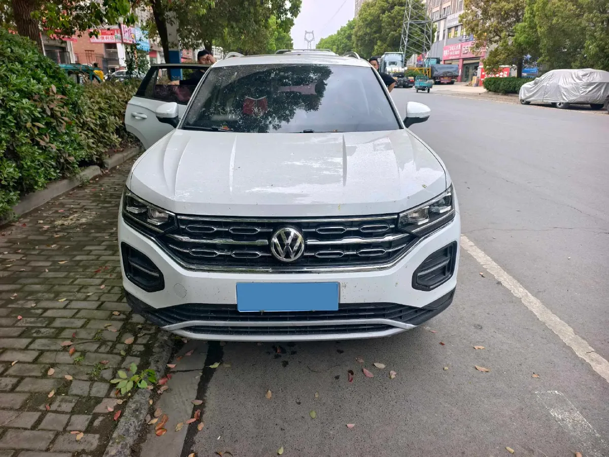 2019 Jeep Cherokee 2.0T 234HP L4 9AT,autocango,china used car exporter,china ev exporter,chinese used car exporter,chinese used ev exporter