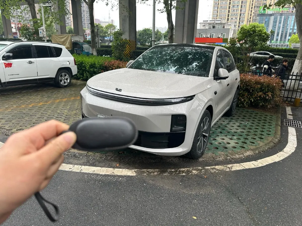 2024 Li L6 Range Extended 154HP L4 REEV 36.8KWH,autocango,china used car exporter,china ev exporter,chinese used car exporter,chinese used ev exporter