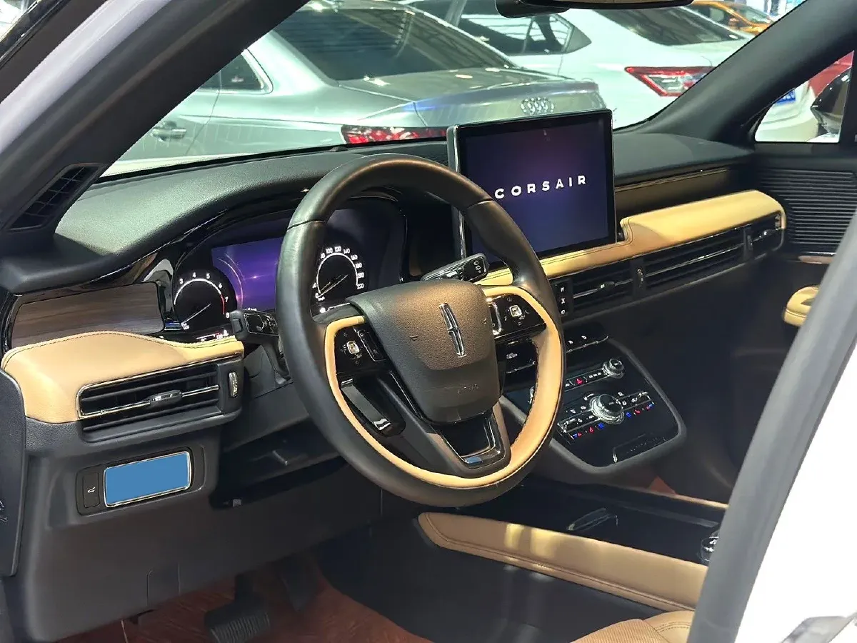 2021 Lincoln Corsair 2.0T 245HP L4 8AT,autocango,china used car exporter,china ev exporter,chinese used car exporter,chinese used ev exporter