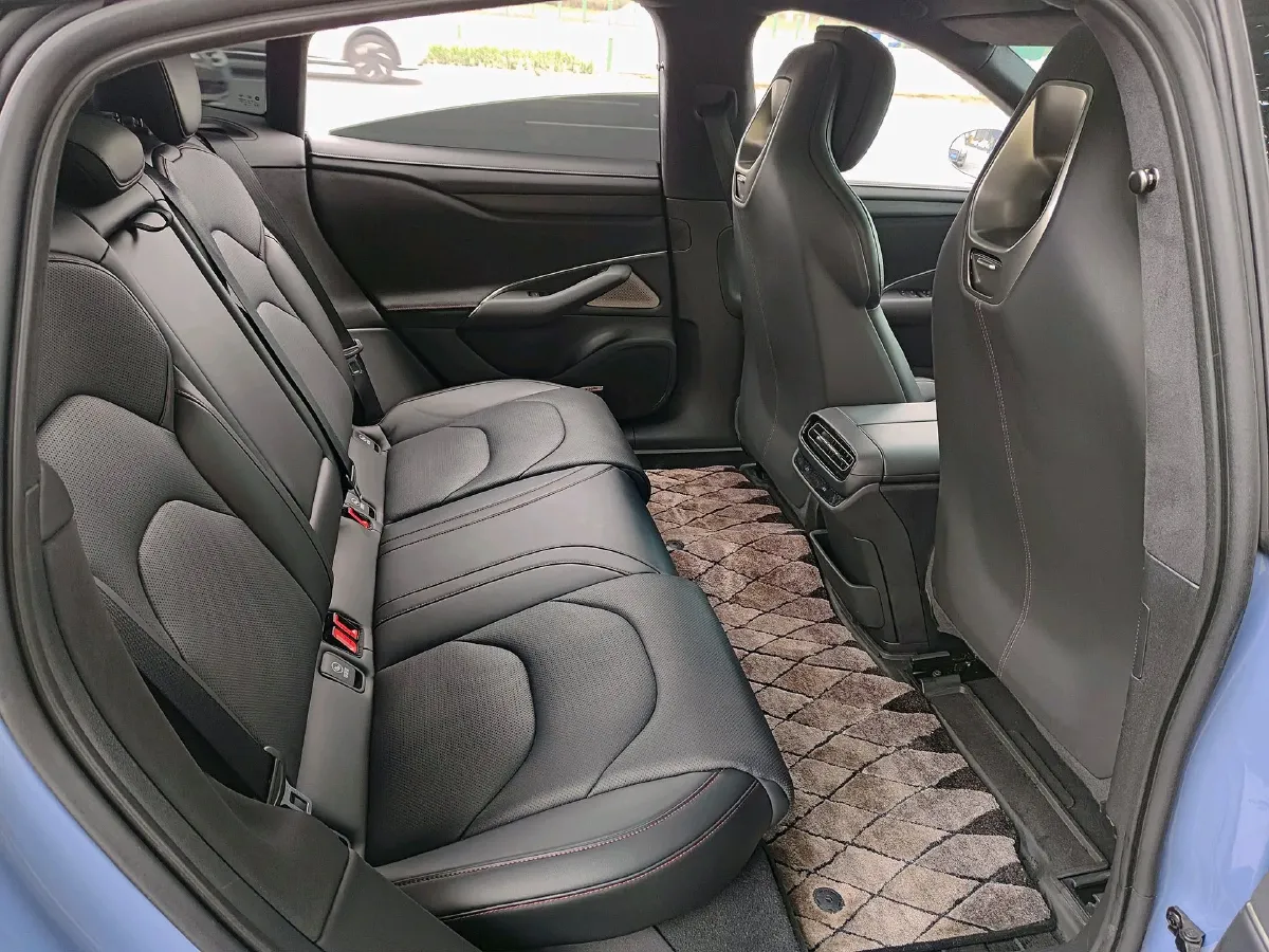 2024 MI SU7 BEV 101KWH,autocango,china used car exporter,china ev exporter,chinese used car exporter,chinese used ev exporter