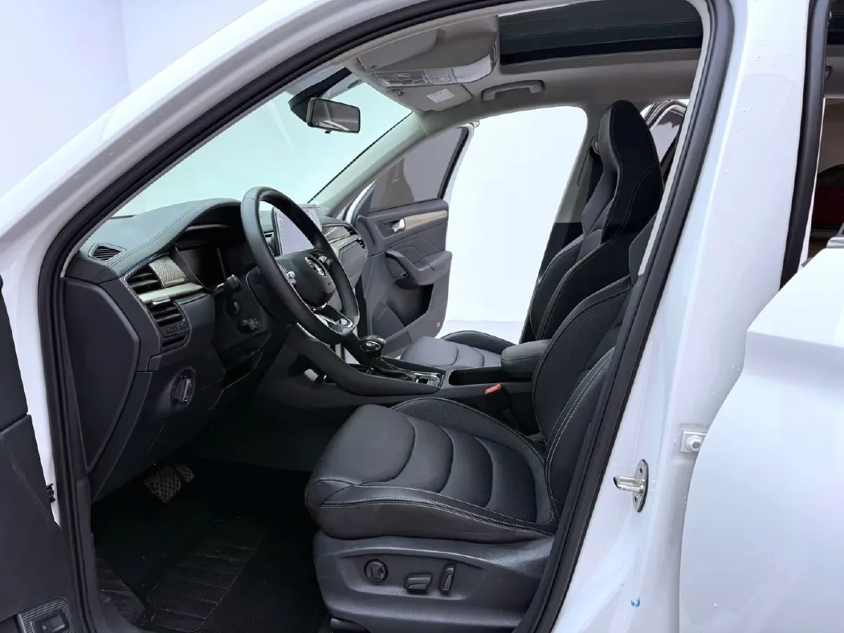 2022 Skoda Kodiak 2.0T 186HP L4 7DCT,autocango,china used car exporter,china ev exporter,chinese used car exporter,chinese used ev exporter