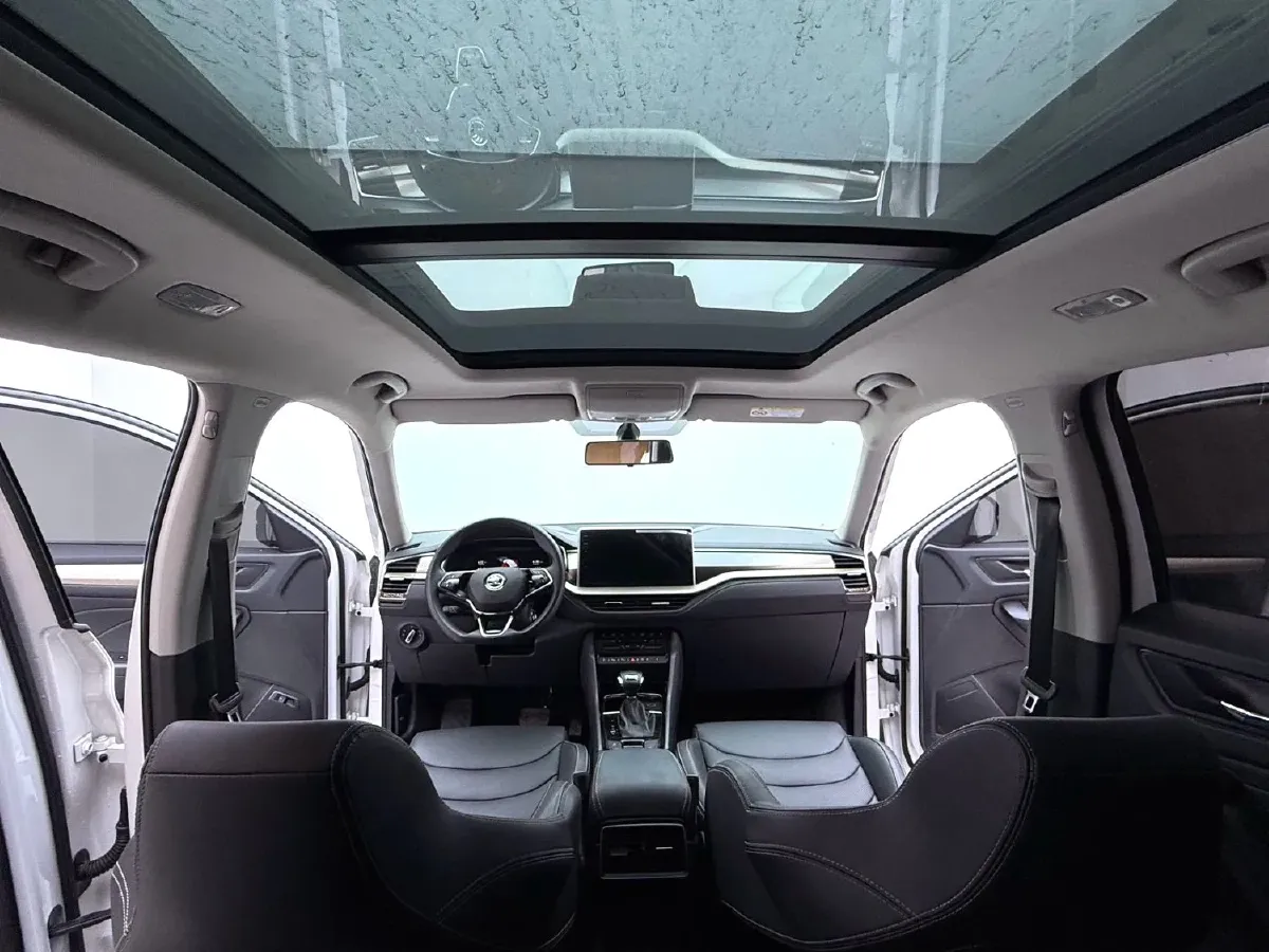 2022 Skoda Kodiak 2.0T 186HP L4 7DCT,autocango,china used car exporter,china ev exporter,chinese used car exporter,chinese used ev exporter