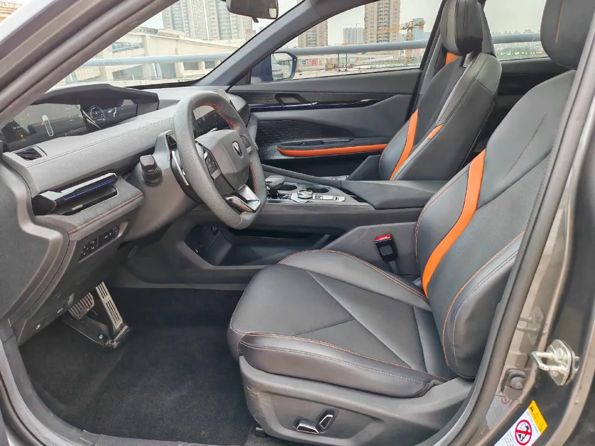 2022 ChangAn UNI-V 1.5T 188HP L4 7DCT,autocango,china used car exporter,china ev exporter,chinese used car exporter,chinese used ev exporter