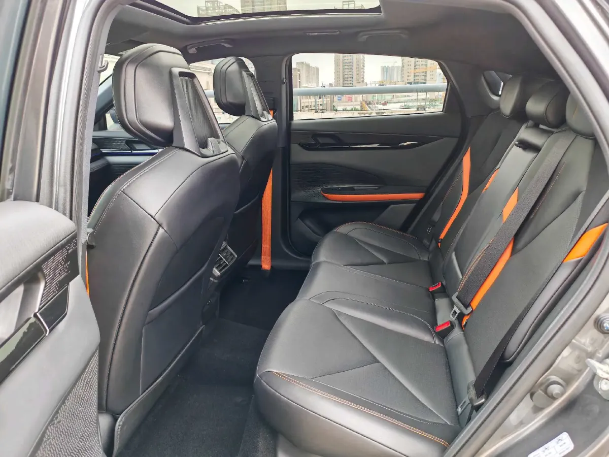 2022 ChangAn UNI-V 1.5T 188HP L4 7DCT,autocango,china used car exporter,china ev exporter,chinese used car exporter,chinese used ev exporter