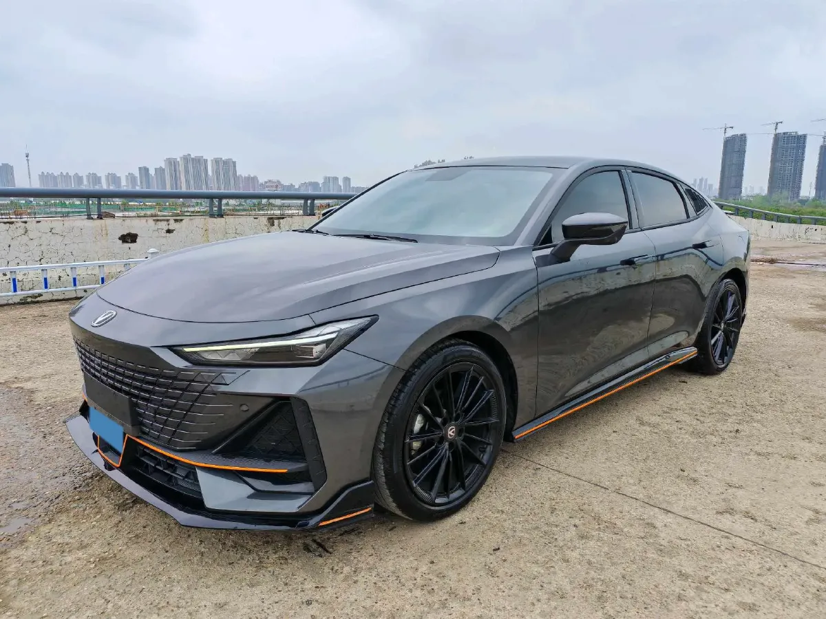 2022 ChangAn UNI-V 1.5T 188HP L4 7DCT,autocango,china used car exporter,china ev exporter,chinese used car exporter,chinese used ev exporter