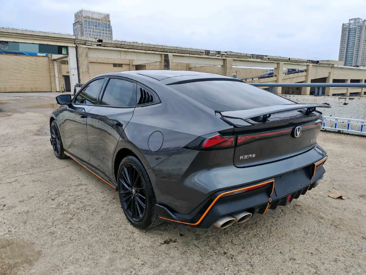 2022 ChangAn UNI-V 1.5T 188HP L4 7DCT,autocango,china used car exporter,china ev exporter,chinese used car exporter,chinese used ev exporter