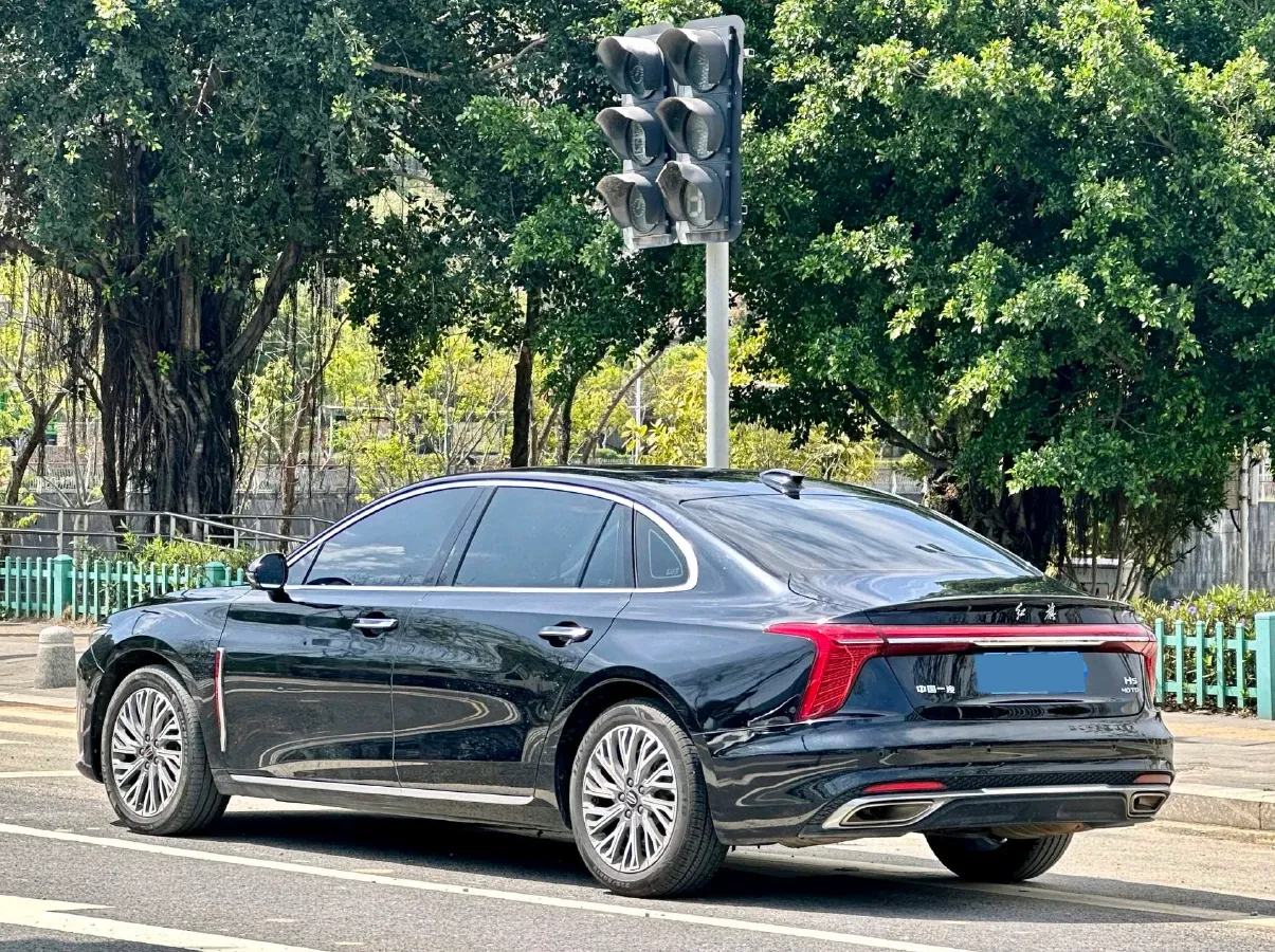 2022 HongQi H5 1.8T 197HP L4 6AT,autocango,china used car exporter,china ev exporter,chinese used car exporter,chinese used ev exporter