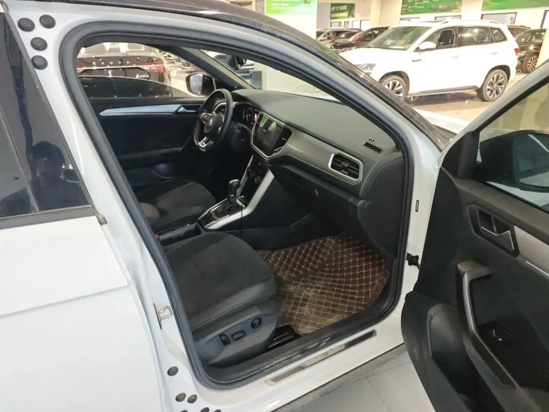 2022 Volkswagen T-Roc 1.4T 150HP L4 7DCT,autocango,china used car exporter,china ev exporter,chinese used car exporter,chinese used ev exporter