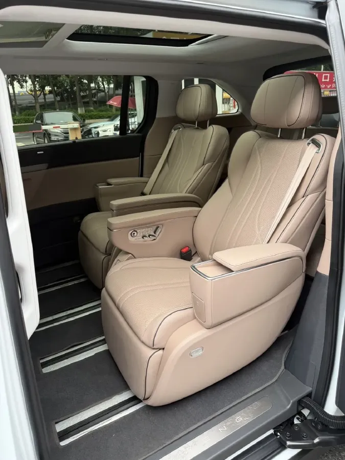 2025 Xpeng X9 BEV,autocango,china used car exporter,china ev exporter,chinese used car exporter,chinese used ev exporter