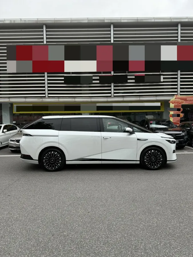 2025 Xpeng X9 BEV,autocango,china used car exporter,china ev exporter,chinese used car exporter,chinese used ev exporter