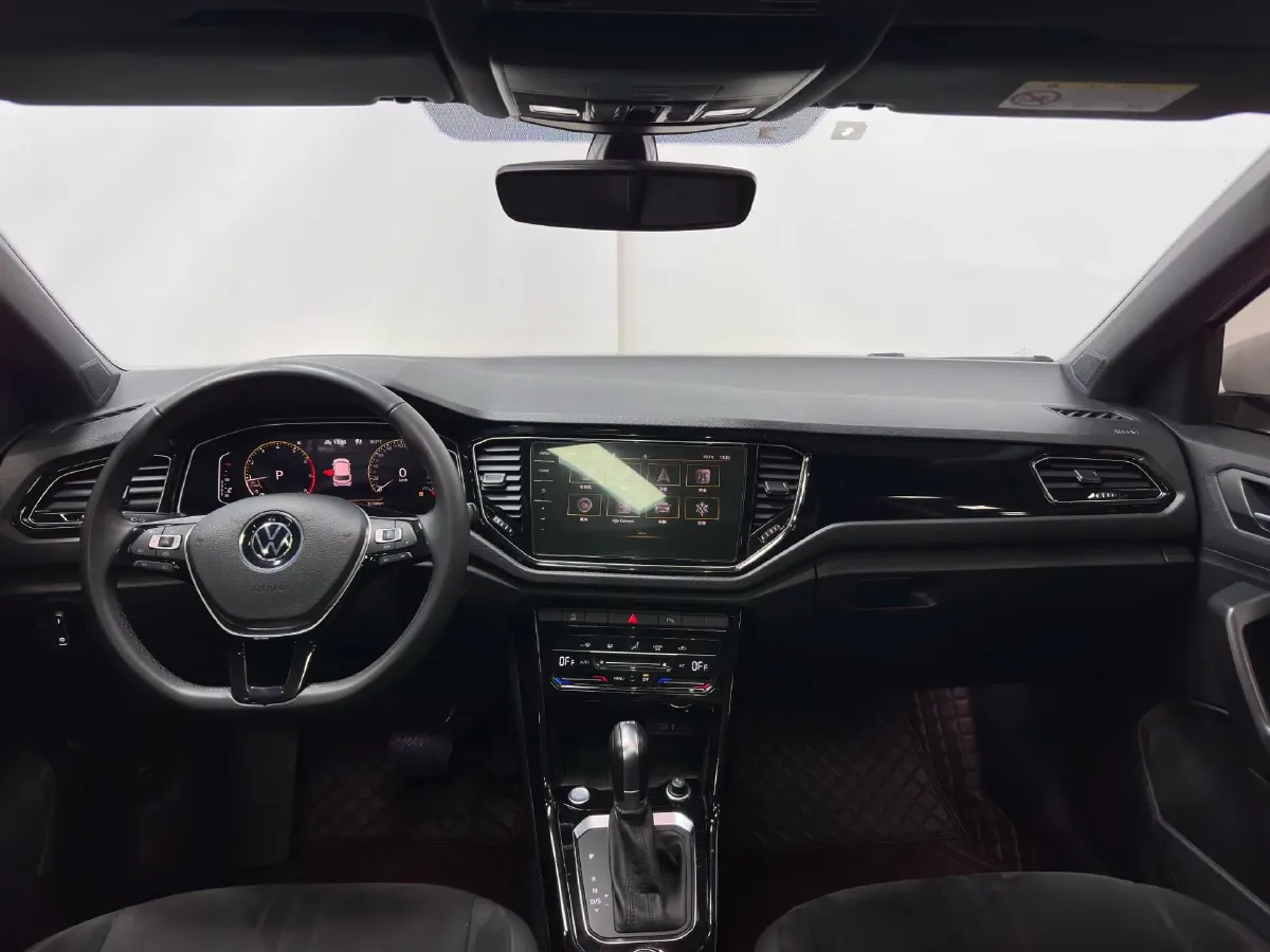2021 Volkswagen T-Roc 1.4T 150HP L4 7DCT,autocango,china used car exporter,china ev exporter,chinese used car exporter,chinese used ev exporter