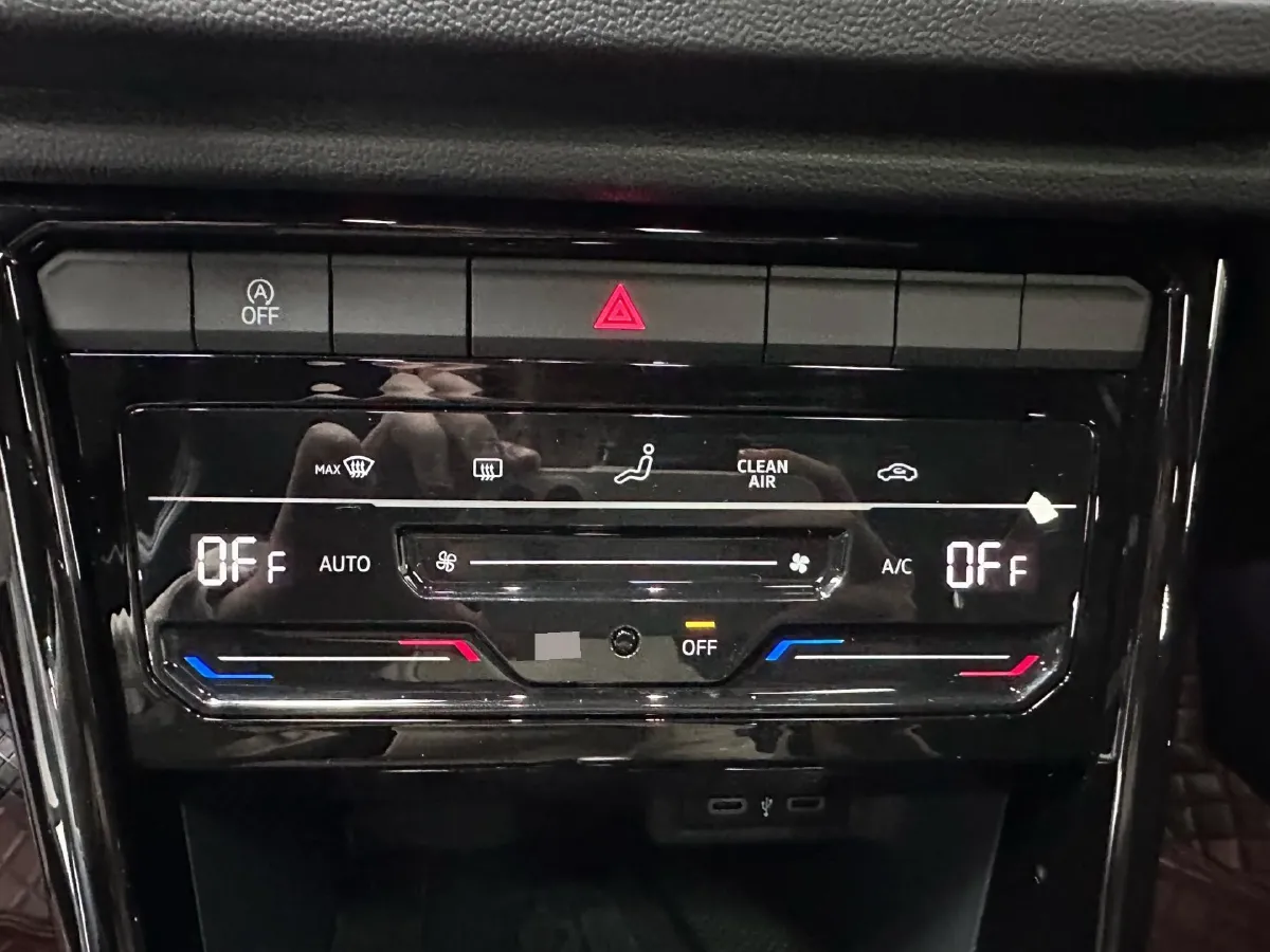 2021 Volkswagen T-Roc 1.4T 150HP L4 7DCT,autocango,china used car exporter,china ev exporter,chinese used car exporter,chinese used ev exporter