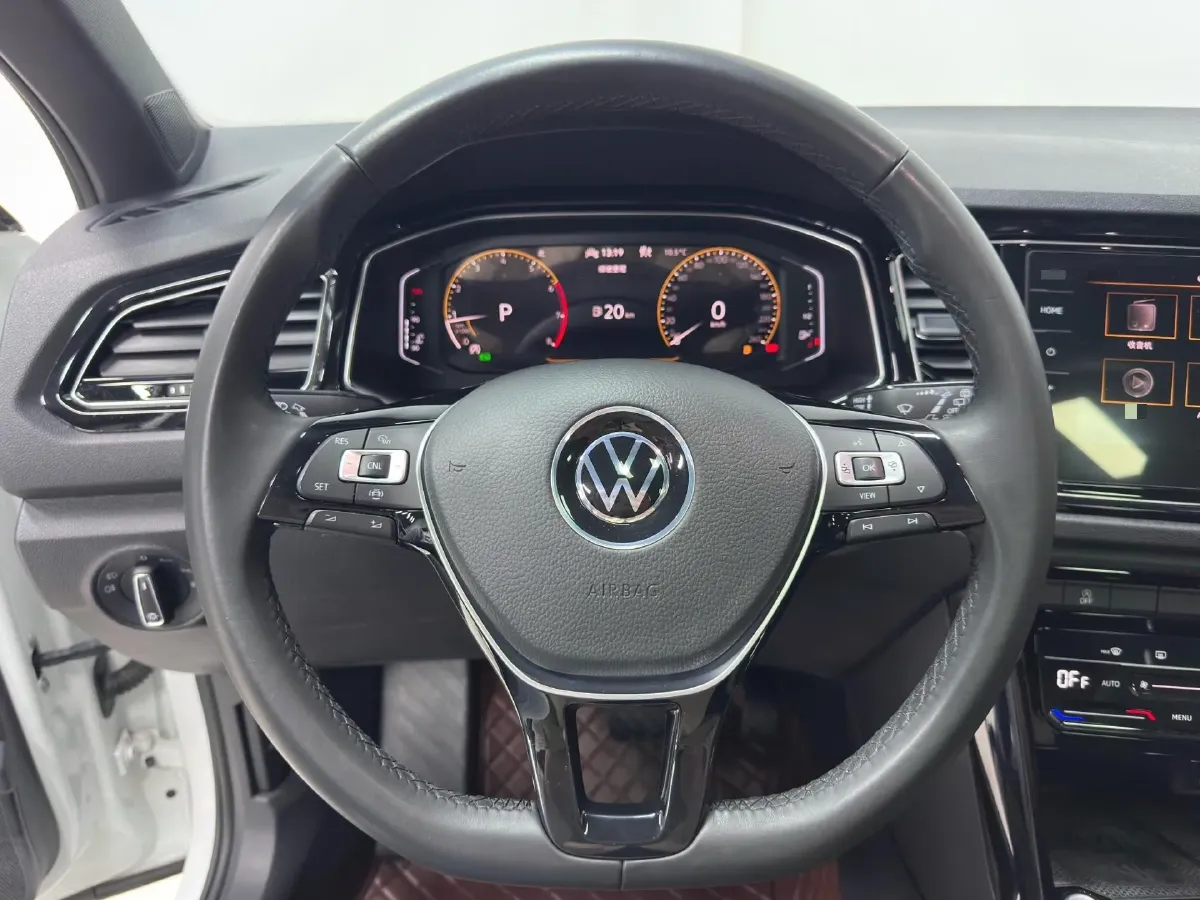 2021 Volkswagen T-Roc 1.4T 150HP L4 7DCT,autocango,china used car exporter,china ev exporter,chinese used car exporter,chinese used ev exporter