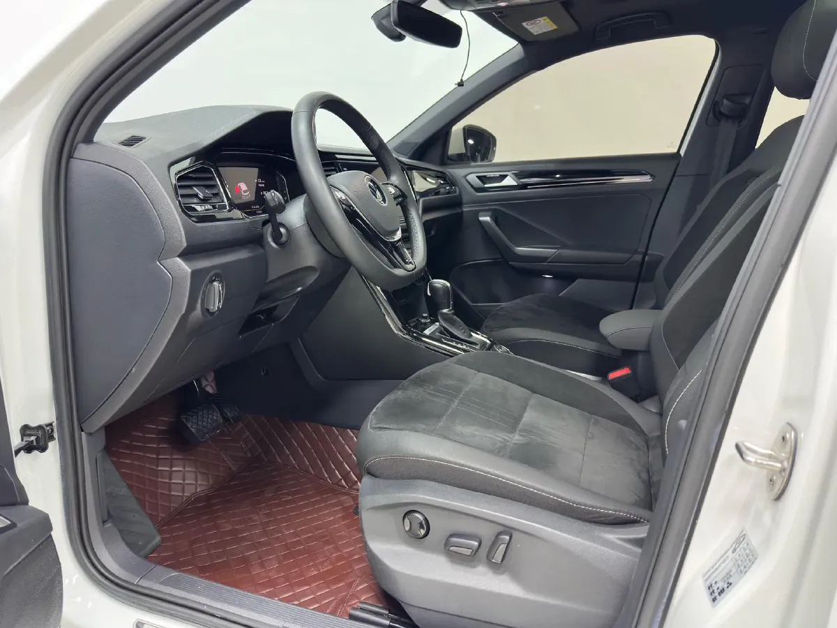 2021 Volkswagen T-Roc 1.4T 150HP L4 7DCT,autocango,china used car exporter,china ev exporter,chinese used car exporter,chinese used ev exporter