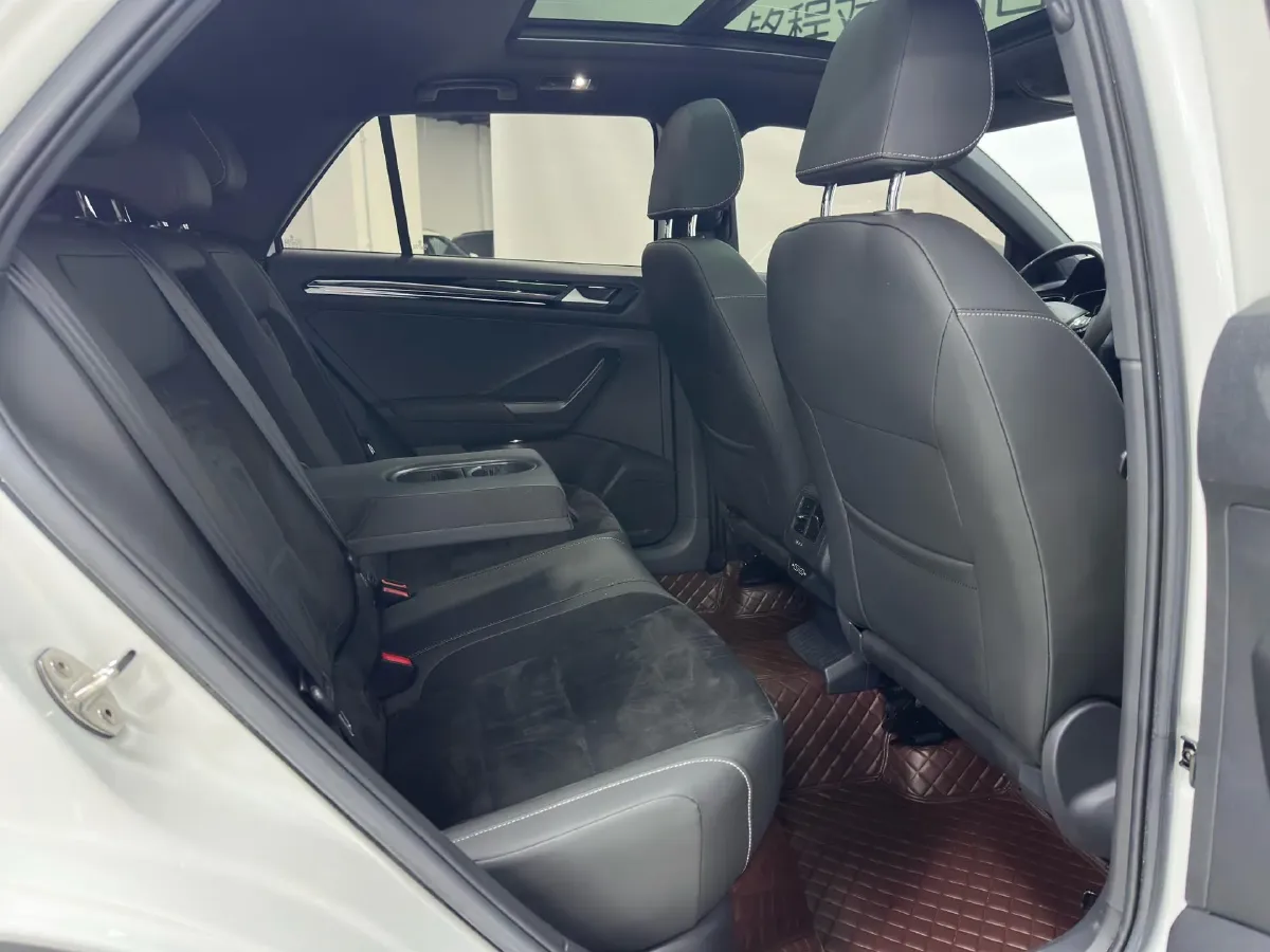 2021 Volkswagen T-Roc 1.4T 150HP L4 7DCT,autocango,china used car exporter,china ev exporter,chinese used car exporter,chinese used ev exporter