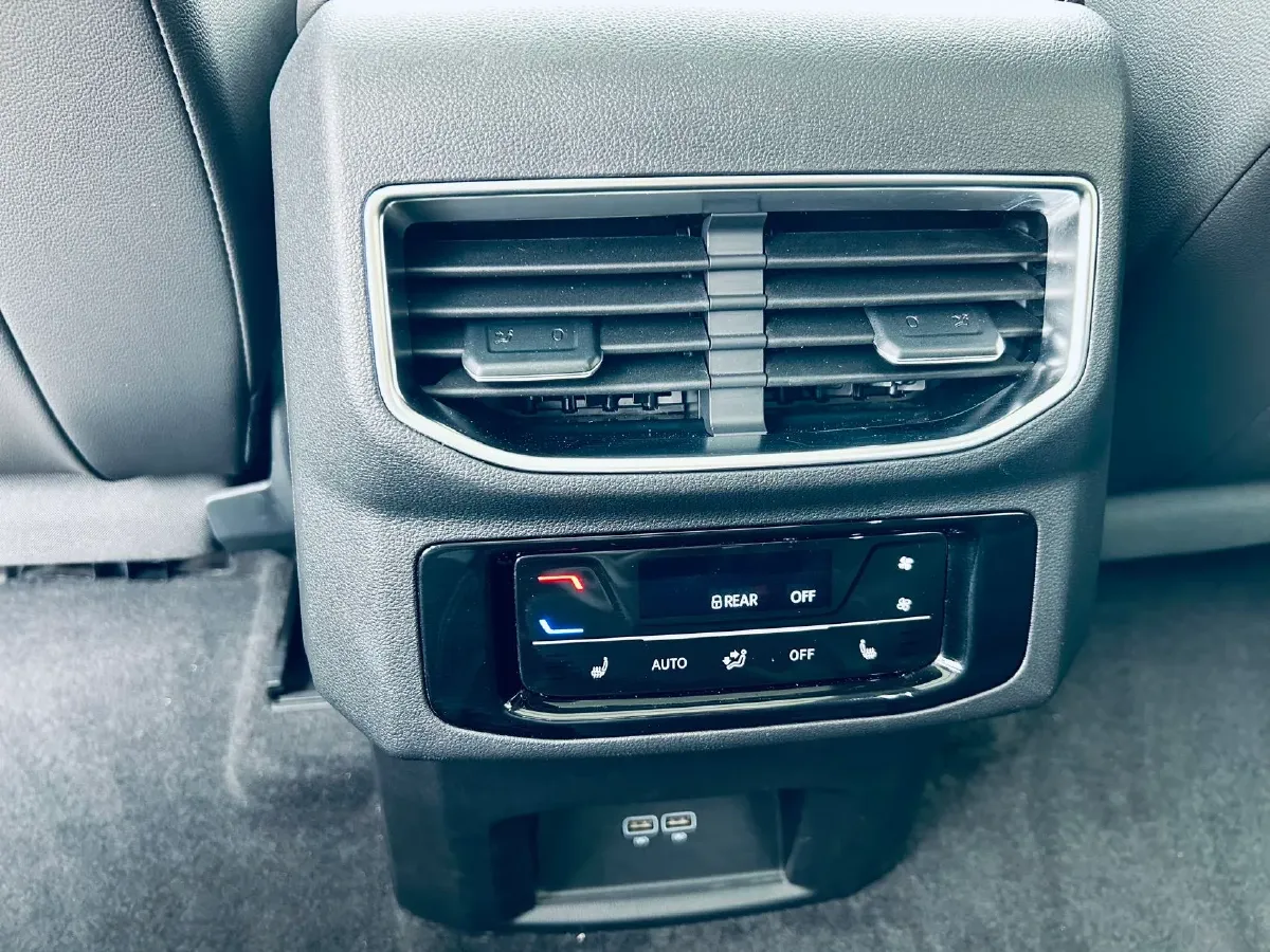 2022 Volkswagen Talagon 2.0T 220HP L4 7DCT,autocango,china used car exporter,china ev exporter,chinese used car exporter,chinese used ev exporter