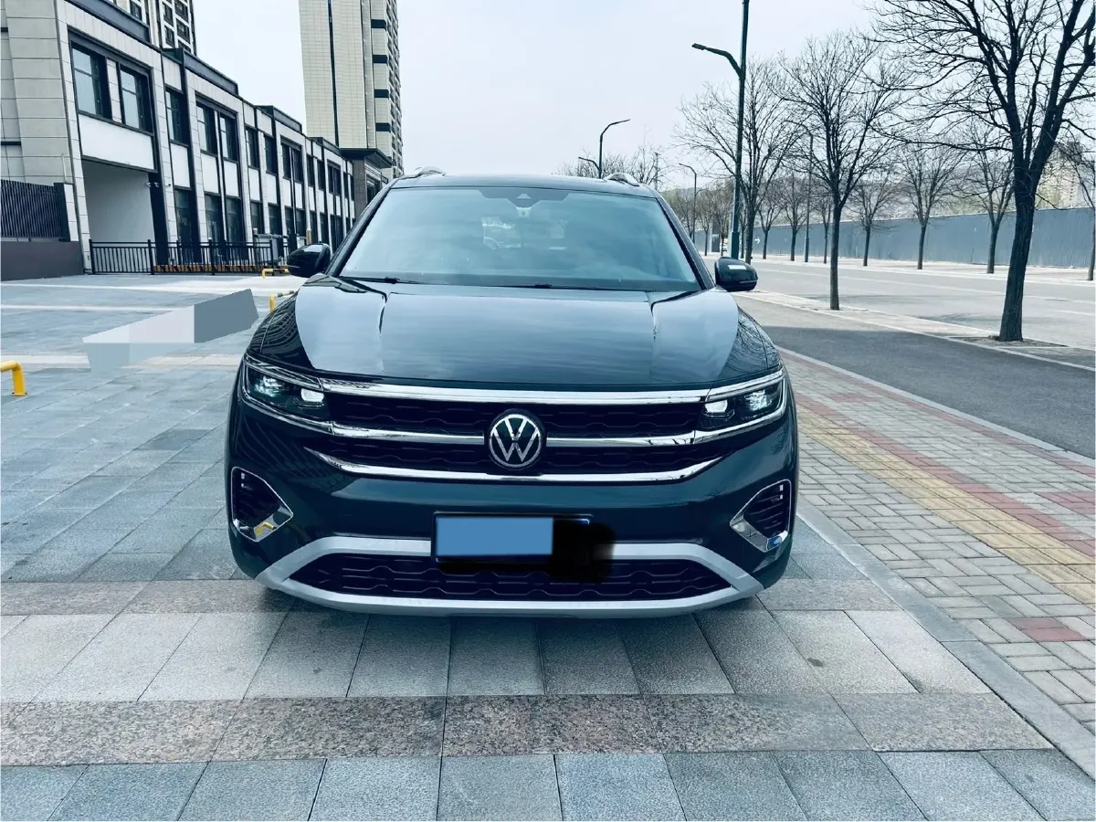 2022 Volkswagen Talagon 2.0T 220HP L4 7DCT,autocango,china used car exporter,china ev exporter,chinese used car exporter,chinese used ev exporter