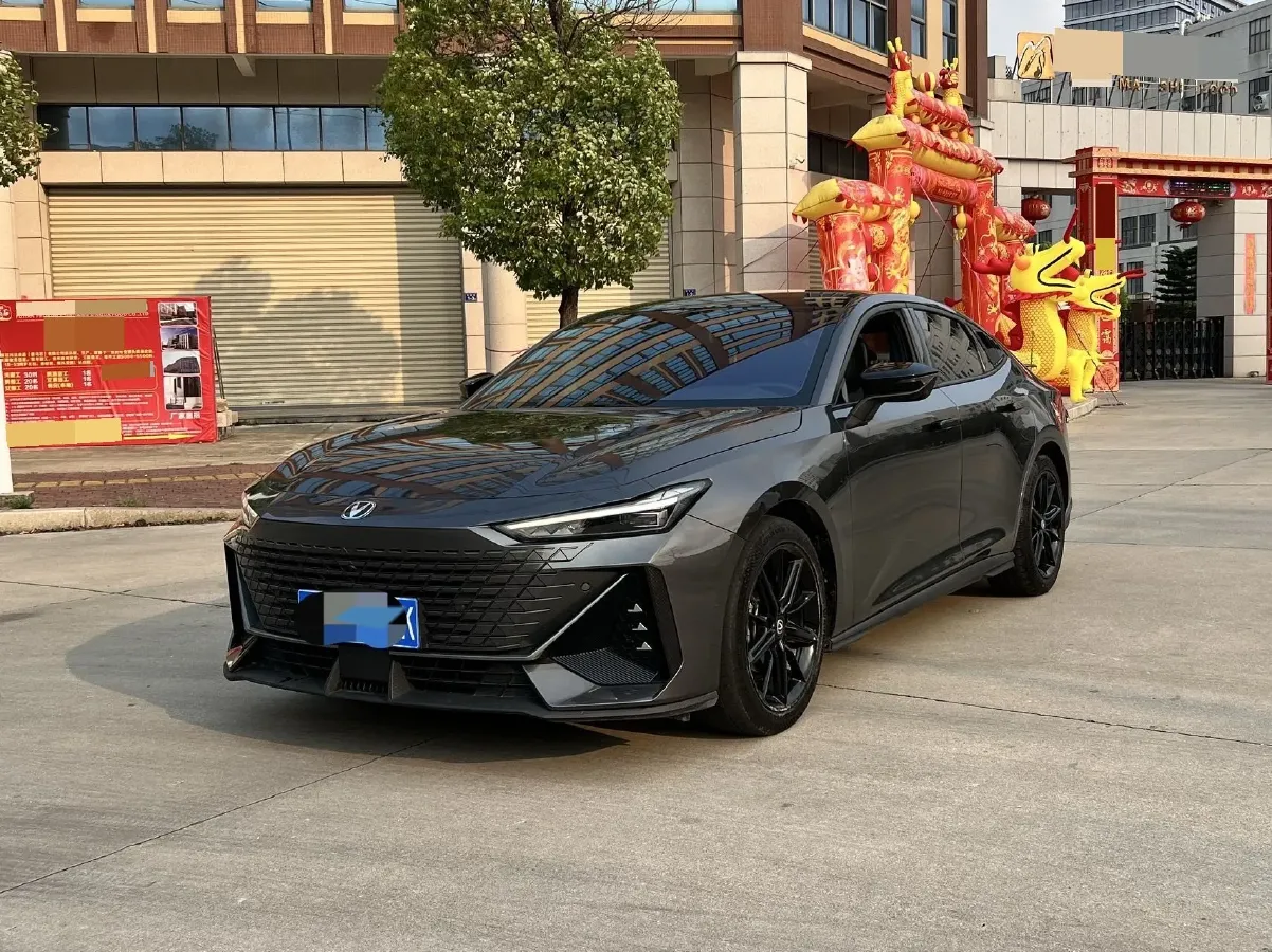 2022 ChangAn UNI-V 1.5T 188HP L4 7DCT,autocango,china used car exporter,china ev exporter,chinese used car exporter,chinese used ev exporter