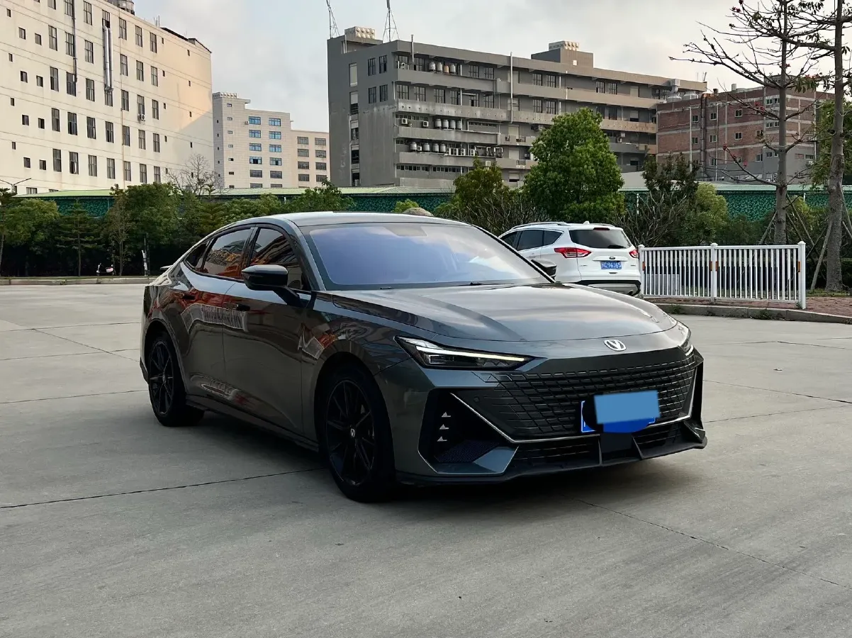 2022 ChangAn UNI-V 1.5T 188HP L4 7DCT,autocango,china used car exporter,china ev exporter,chinese used car exporter,chinese used ev exporter