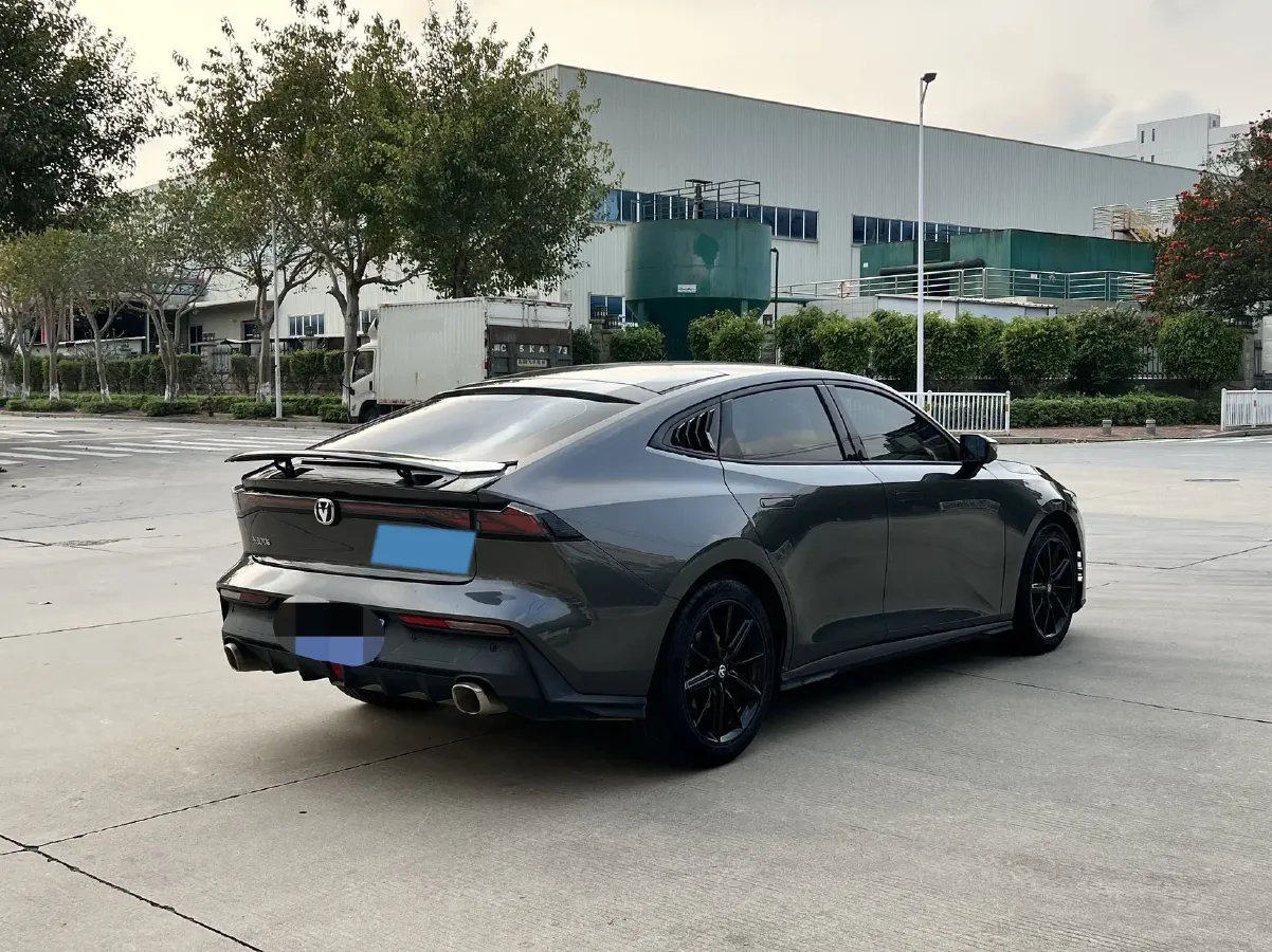 2022 ChangAn UNI-V 1.5T 188HP L4 7DCT,autocango,china used car exporter,china ev exporter,chinese used car exporter,chinese used ev exporter