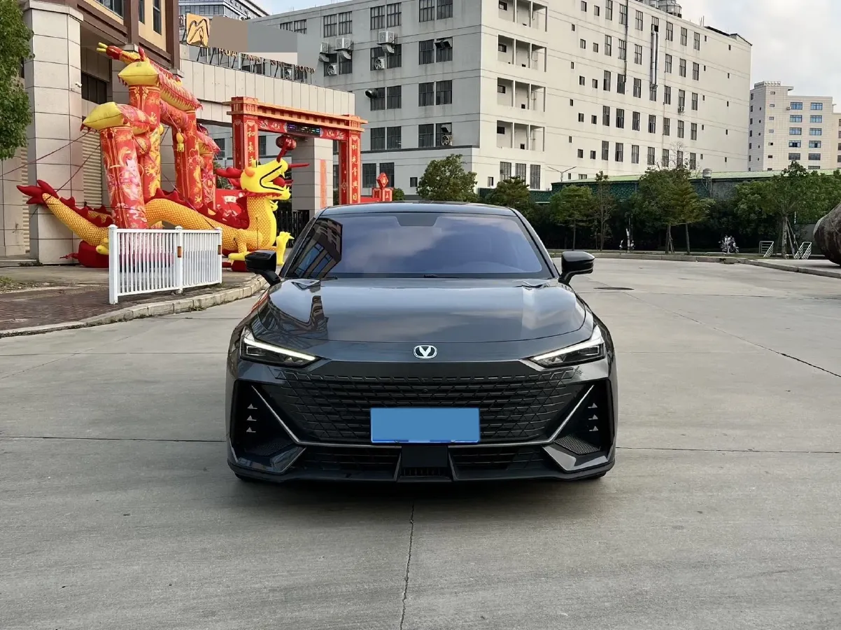 2022 ChangAn UNI-V 1.5T 188HP L4 7DCT,autocango,china used car exporter,china ev exporter,chinese used car exporter,chinese used ev exporter