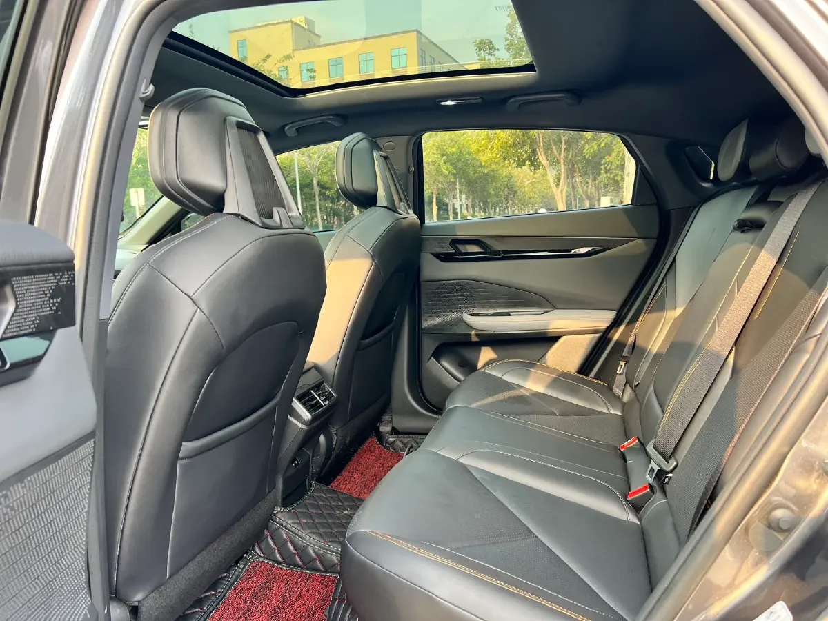 2022 ChangAn UNI-V 1.5T 188HP L4 7DCT,autocango,china used car exporter,china ev exporter,chinese used car exporter,chinese used ev exporter