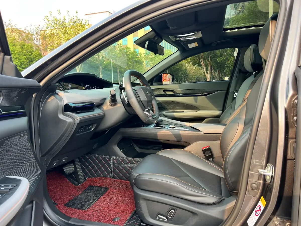 2022 ChangAn UNI-V 1.5T 188HP L4 7DCT,autocango,china used car exporter,china ev exporter,chinese used car exporter,chinese used ev exporter