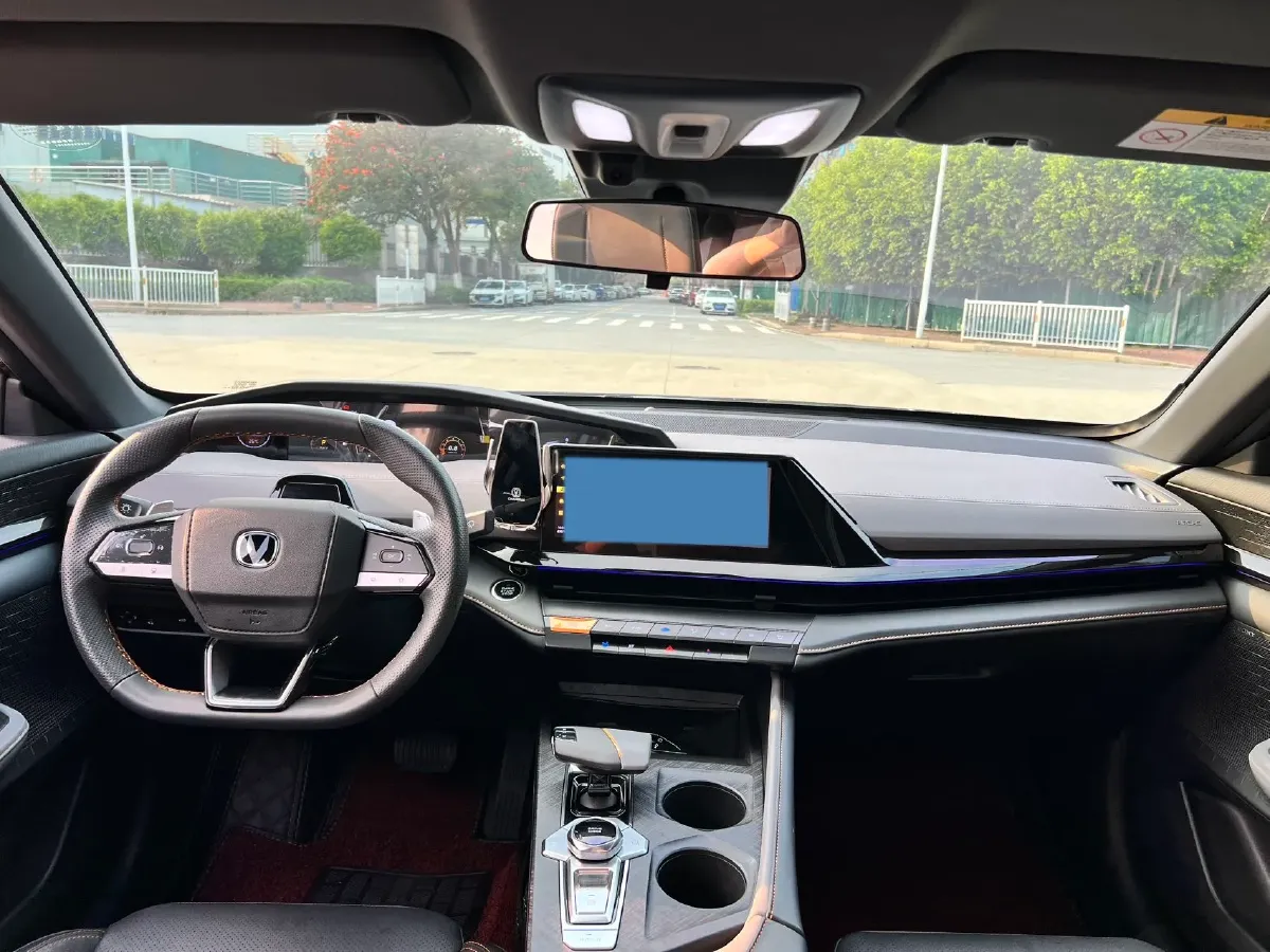 2022 ChangAn UNI-V 1.5T 188HP L4 7DCT,autocango,china used car exporter,china ev exporter,chinese used car exporter,chinese used ev exporter