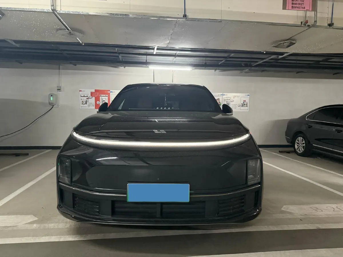 2023 Li L7 Range Extended 154HP REEV 40.9KWH,autocango,china used car exporter,china ev exporter,chinese used car exporter,chinese used ev exporter