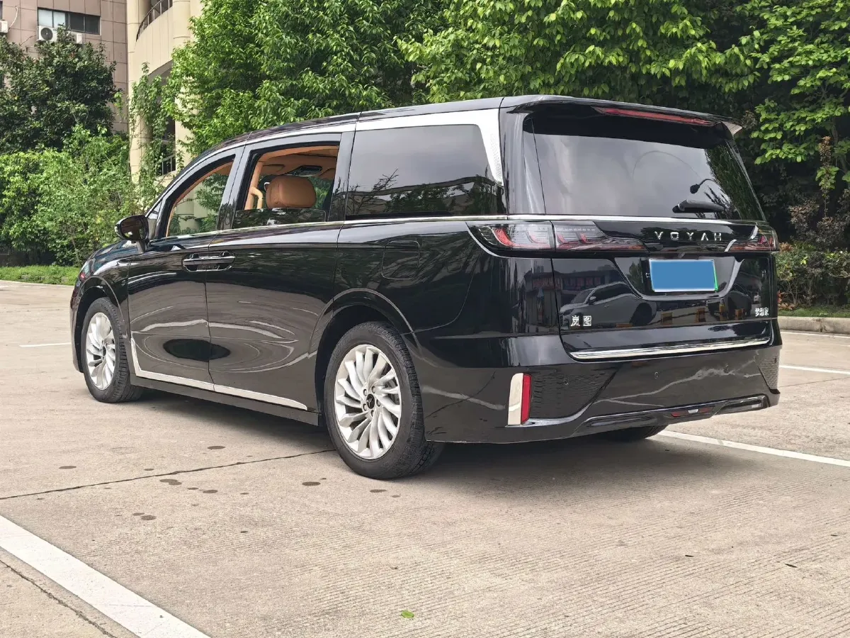 2022 Voyah Dream 1.5T 136HP L4 PHEV 25.57KWH,autocango,china used car exporter,china ev exporter,chinese used car exporter,chinese used ev exporter