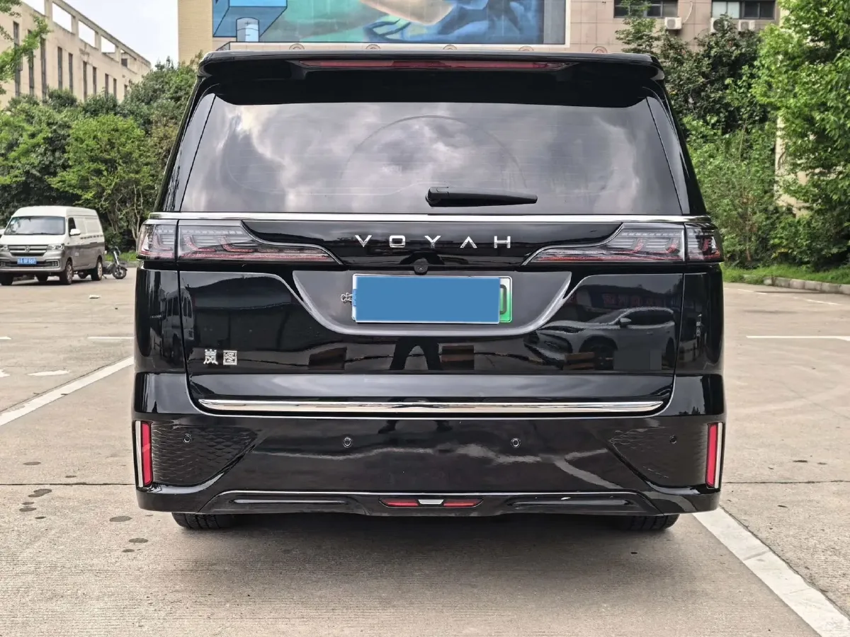 2022 Voyah Dream 1.5T 136HP L4 PHEV 25.57KWH,autocango,china used car exporter,china ev exporter,chinese used car exporter,chinese used ev exporter