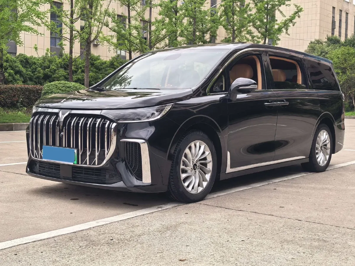 2022 Voyah Dream 1.5T 136HP L4 PHEV 25.57KWH,autocango,china used car exporter,china ev exporter,chinese used car exporter,chinese used ev exporter